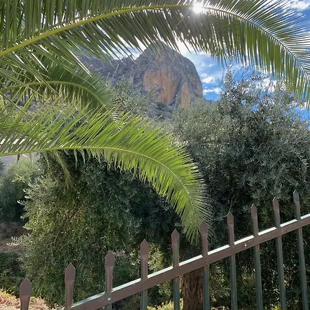 Cortijo El Chorreadero En Parque Natural Sierra De Cazorla Los Rosales (Jaen)